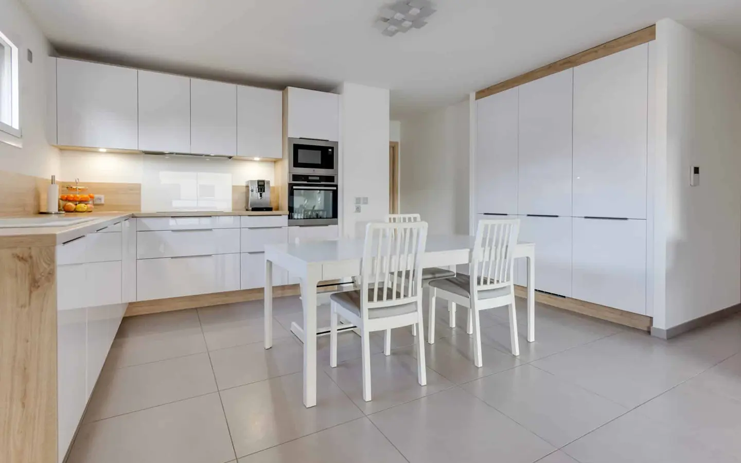 Achat immobilier appartement t4 terrasse Annecy cuisine