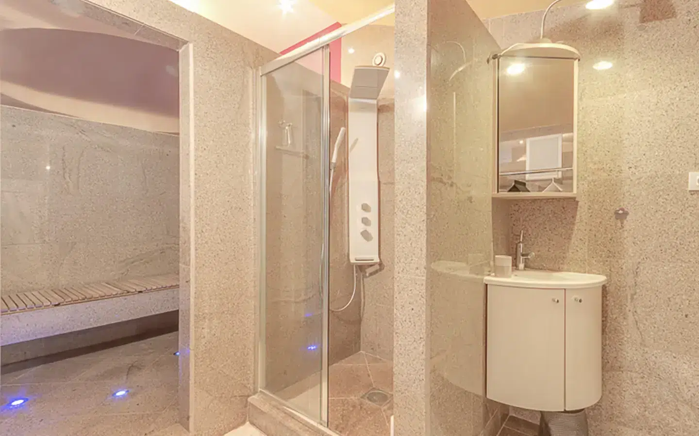 Annecy centre maison salle de douche