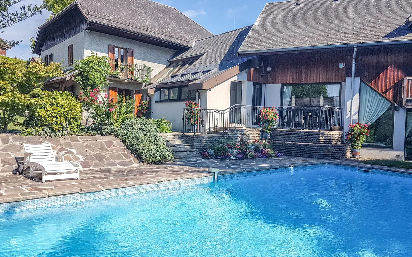 Annecy Genève maison avec piscine