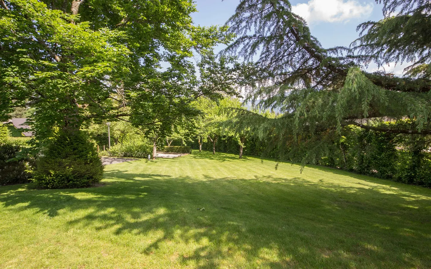 Annecy Genève maison avec piscine jardin