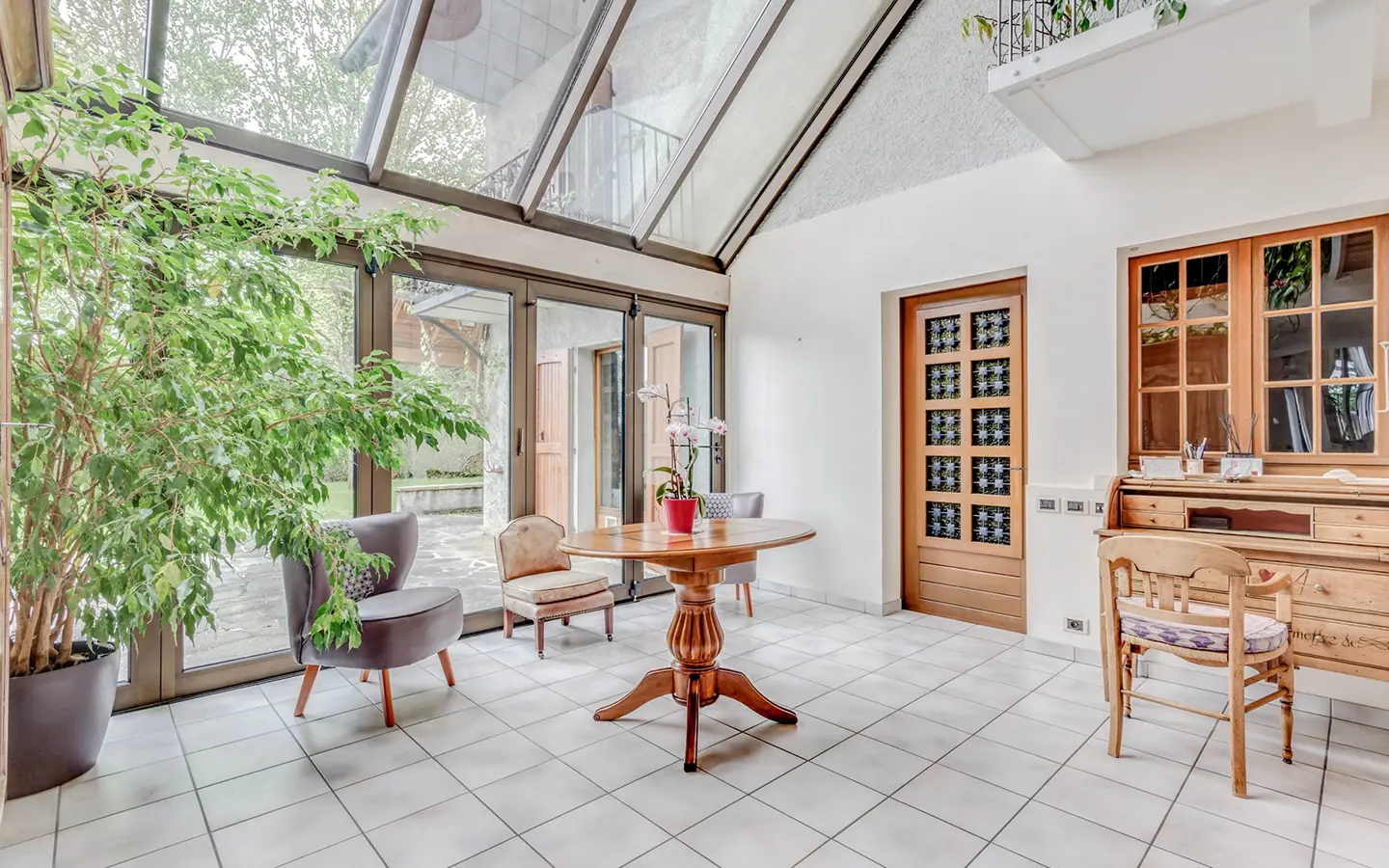 Annecy Genève maison avec piscine veranda