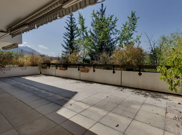 Annecy le vieux appartement dans résidence avec piscine terrasse