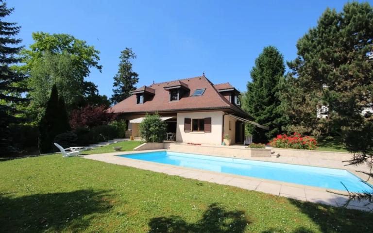 Annecy le vieux maison avec piscine