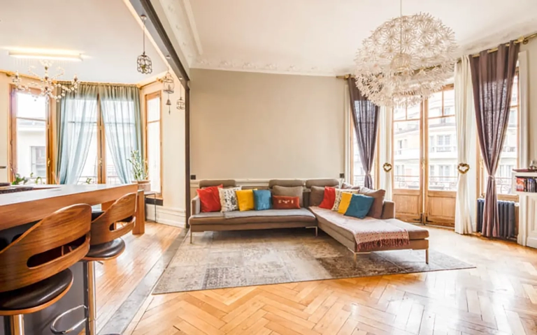 Annecy appartement avec ascenseur salon