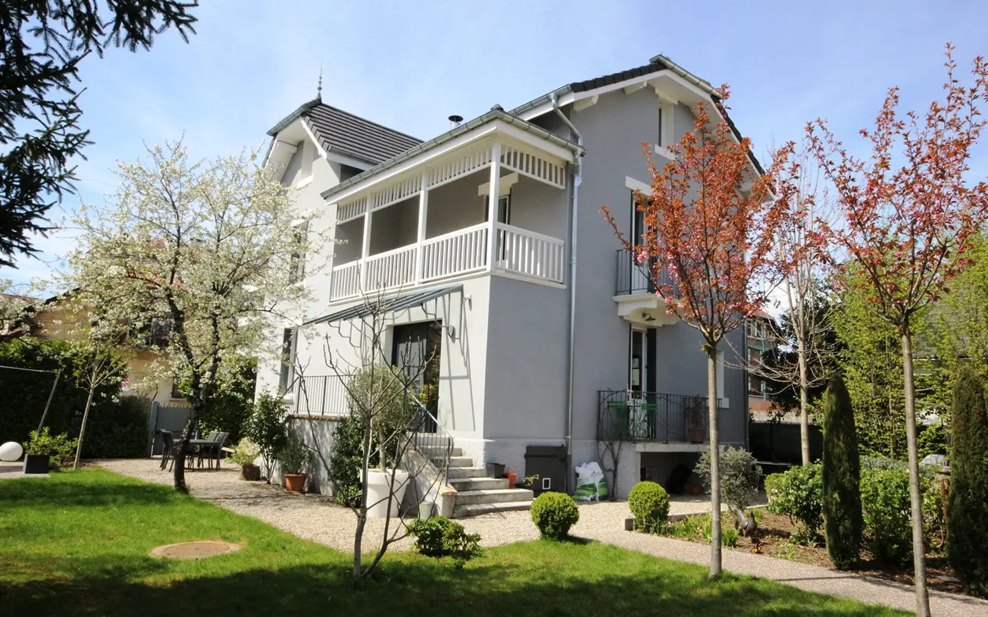 Annecy maison de ville extérieur