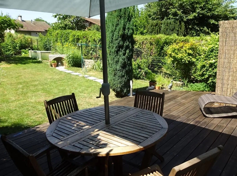 Annecy mais avec jardin proche du centre terrasse