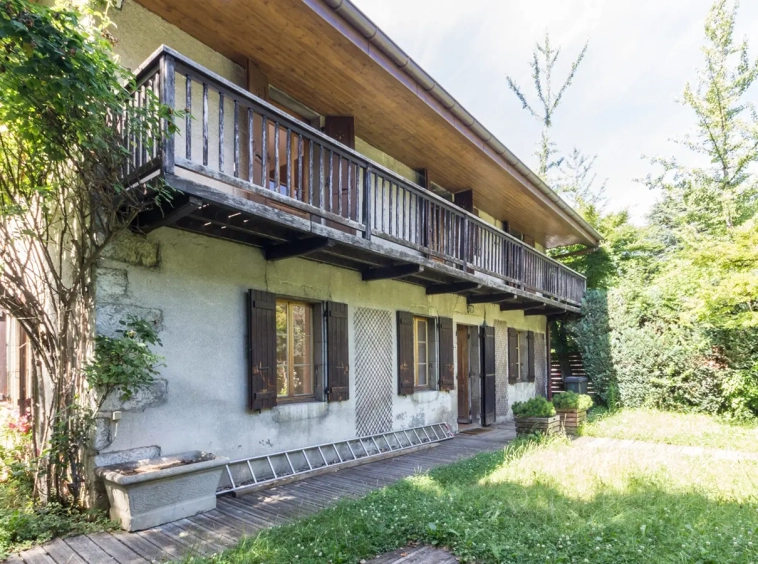 Annecy centre ville maison avec jardin balcon