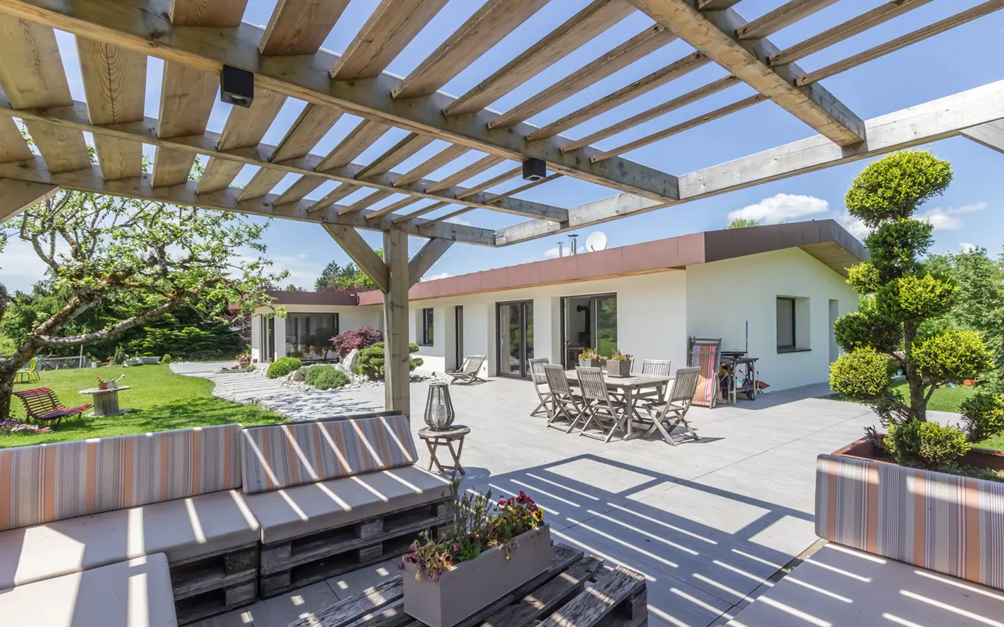 Achat immobilier Annecy-le-vieux maison moderne terrasse