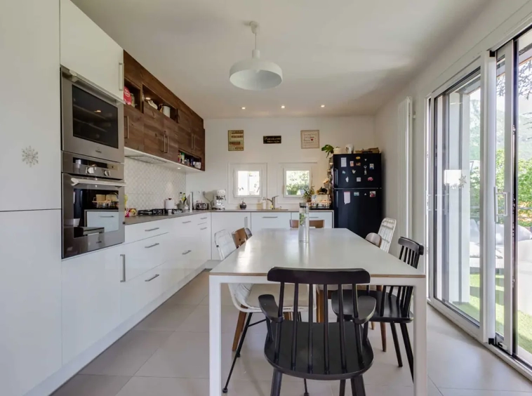 Achat immobilier appartement Annecy-le-vieux grande cuisine