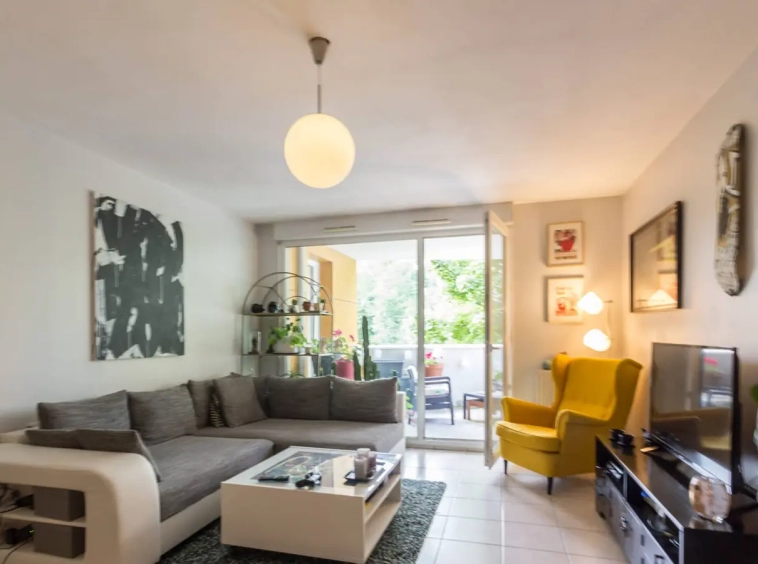 Cran Gevrier appartement vue Thiou salon