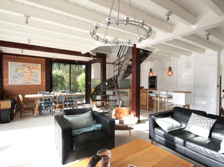 Annecy maison avec piscine salon