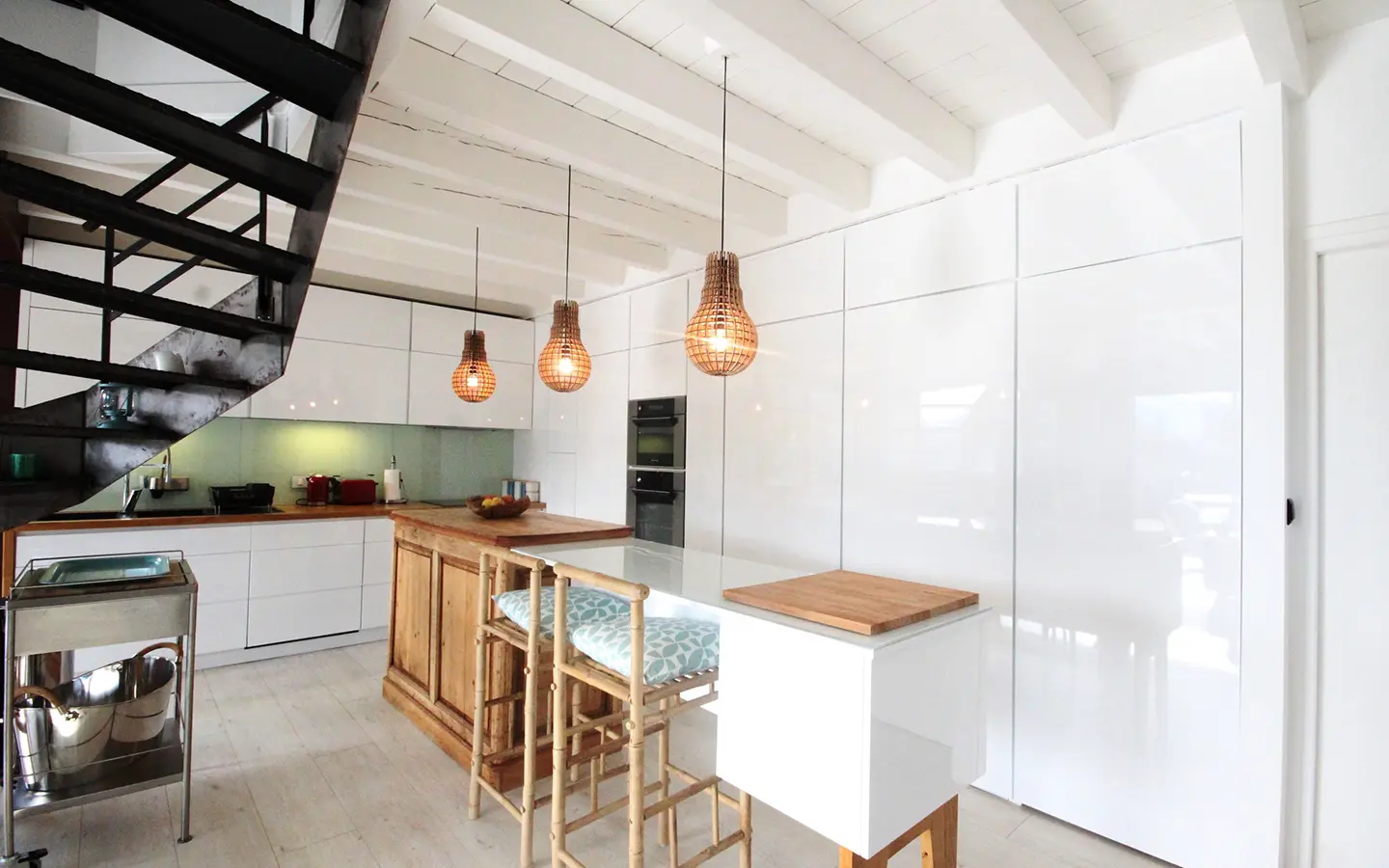 Annecy maison avec piscine cuisine