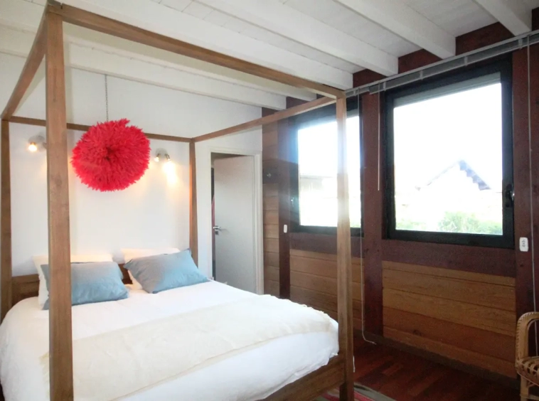 Annecy maison avec piscine chambre