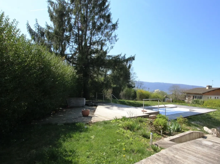 Annecy maison rénovée Petit Port jardin