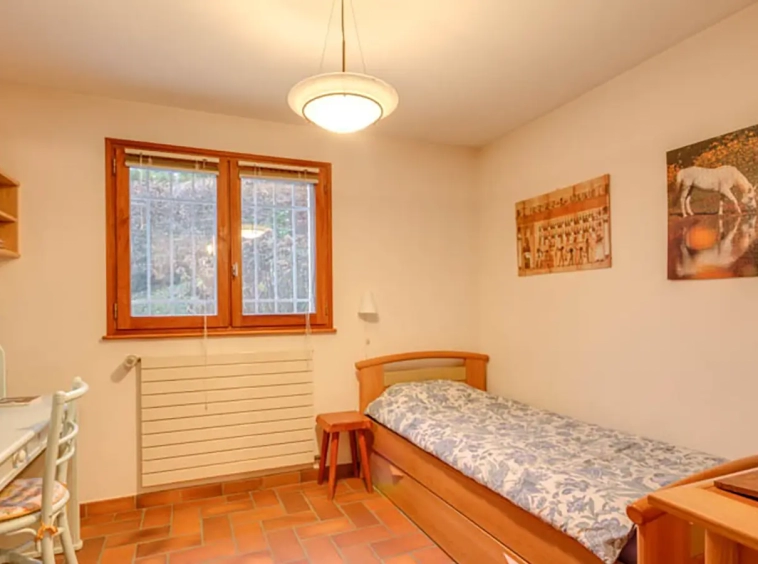Annecy maison proche lac et commerce à pied chambre