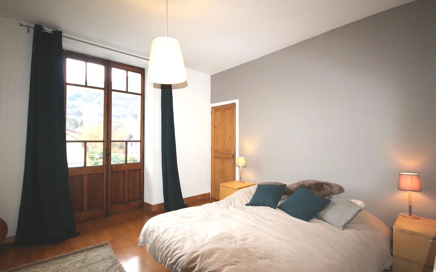 Annecy maison rénovée Petit Port chambre parentale