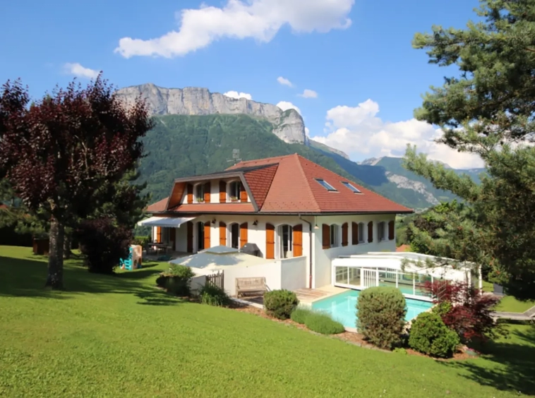 Annecy maison avec vue lac et montagnes grand jardin