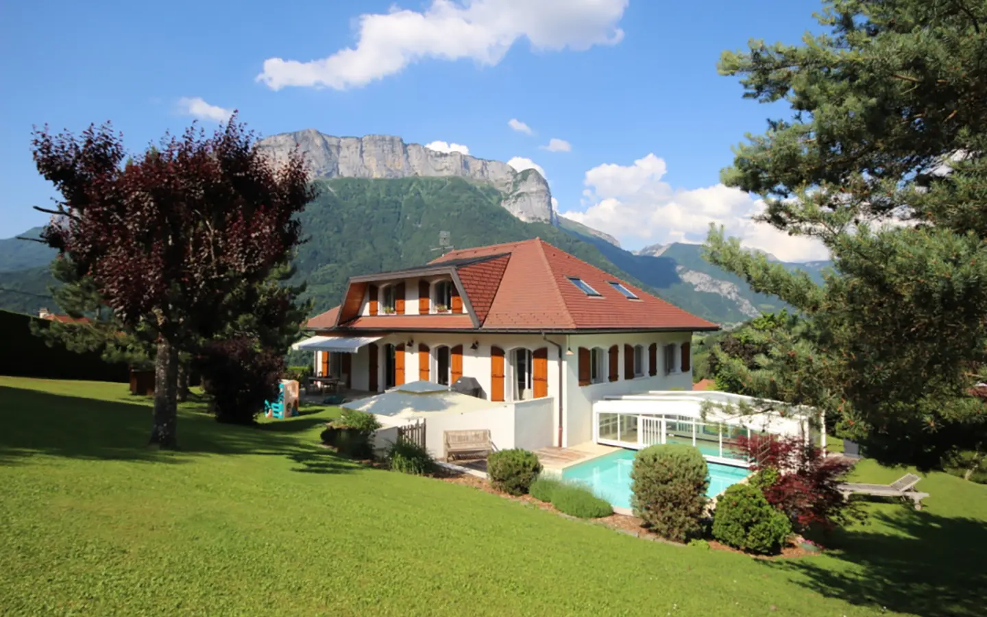 Annecy maison avec vue lac et montagnes grand jardin