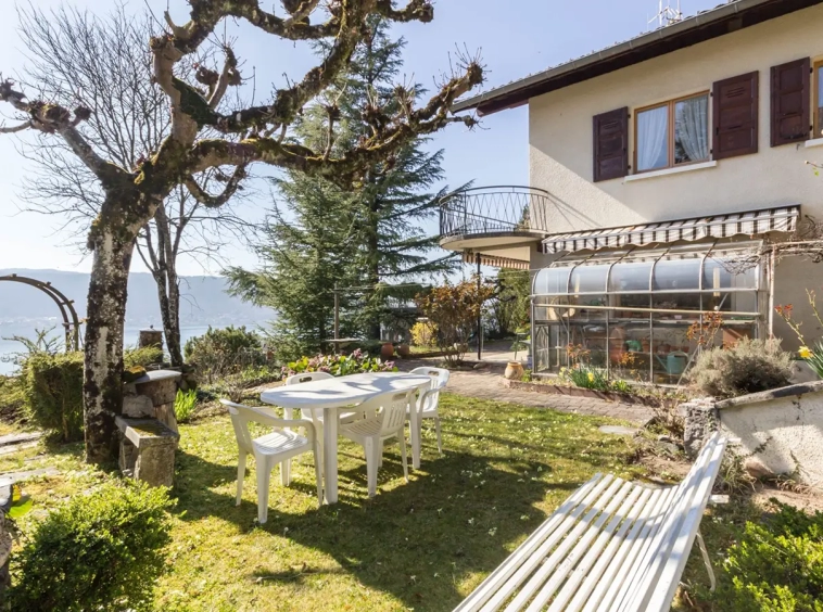 Veyrier du lac maison au calme jardin