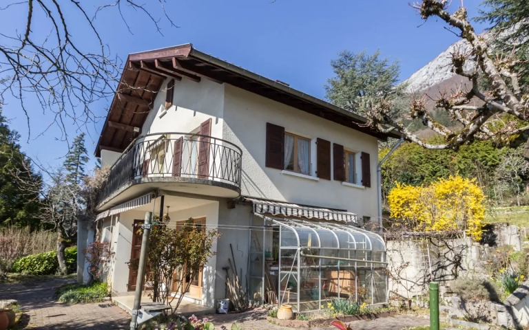 Veyrier du lac maison au calme balcon