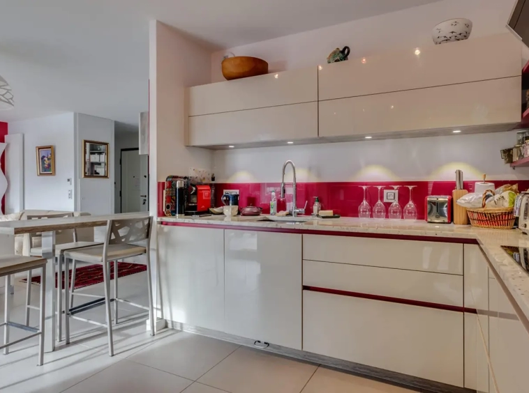 Achat immobilier appartement Menthon-Saint-Bernard cuisine aménagée