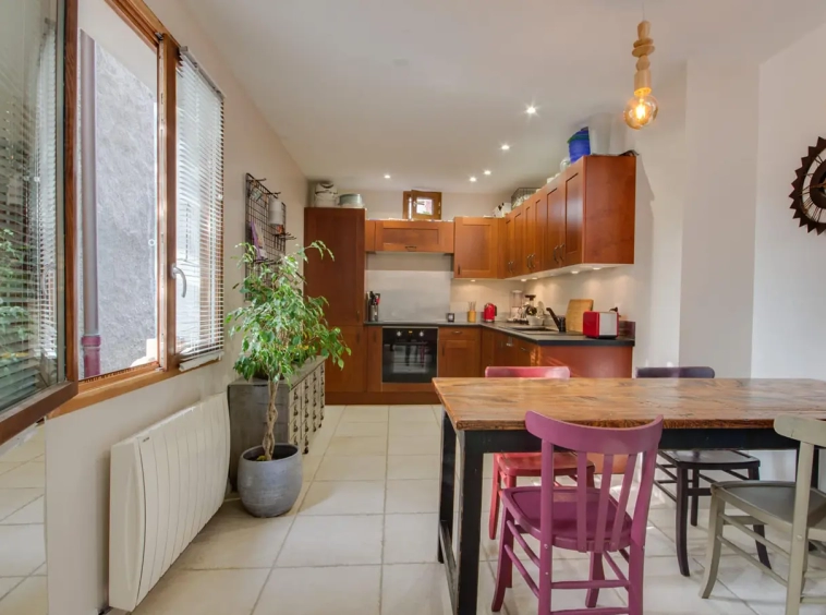 Achat immobilier maison de village Menthon-St-Bernard cuisine