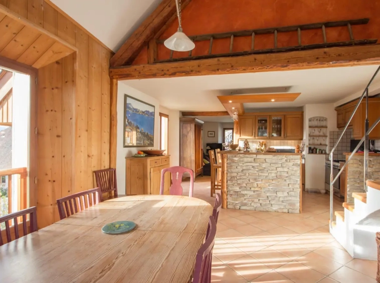 Achat immobilier maison Talloires cuisine ouverte