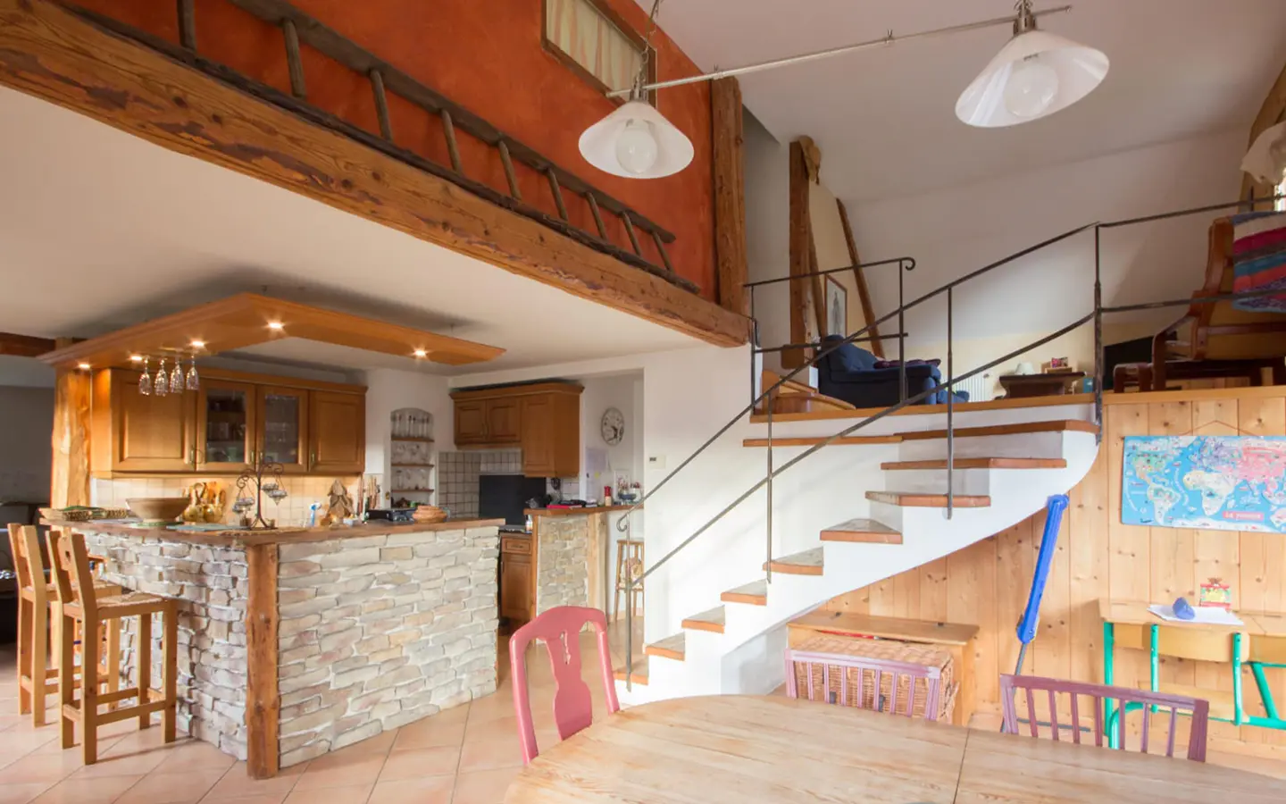 Achat immobilier maison Talloires escalier