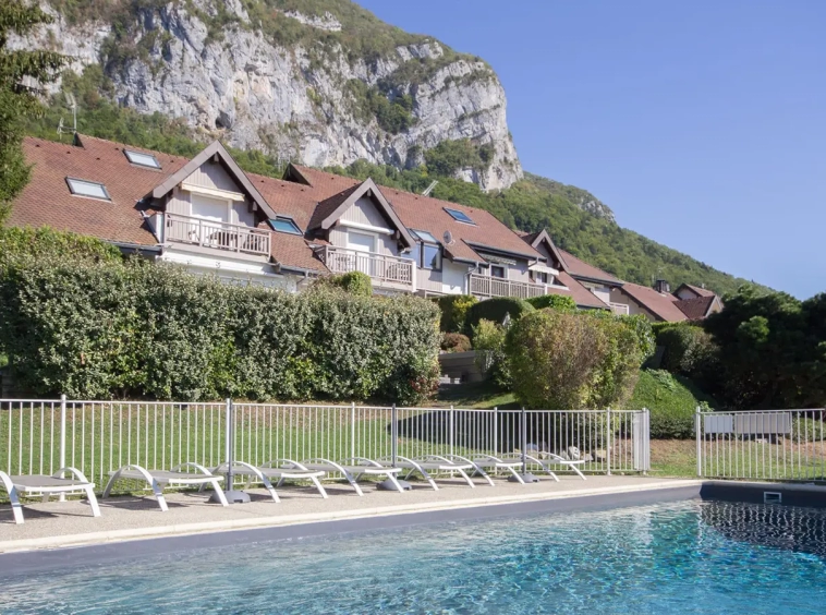 Achat immobilier maison Veyrier du lac piscine