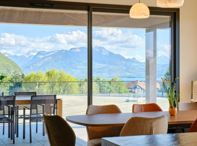 Annecy le Vieux - maison neuve haut de gamme 6 pièces - piscine chauffée