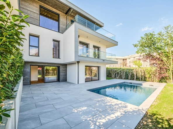 Annecy le Vieux - maison neuve haut de gamme 7 pièces - piscine chauffée