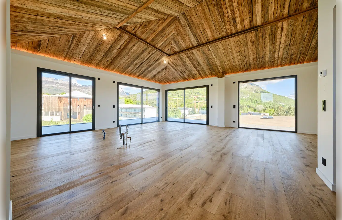 Annecy le Vieux - maison neuve haut de gamme 7 pièces - piscine chauffée