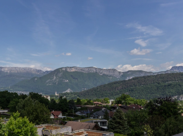 Annecy - vue montagnes maiosn 10 pièces + dépendances + 3 studios