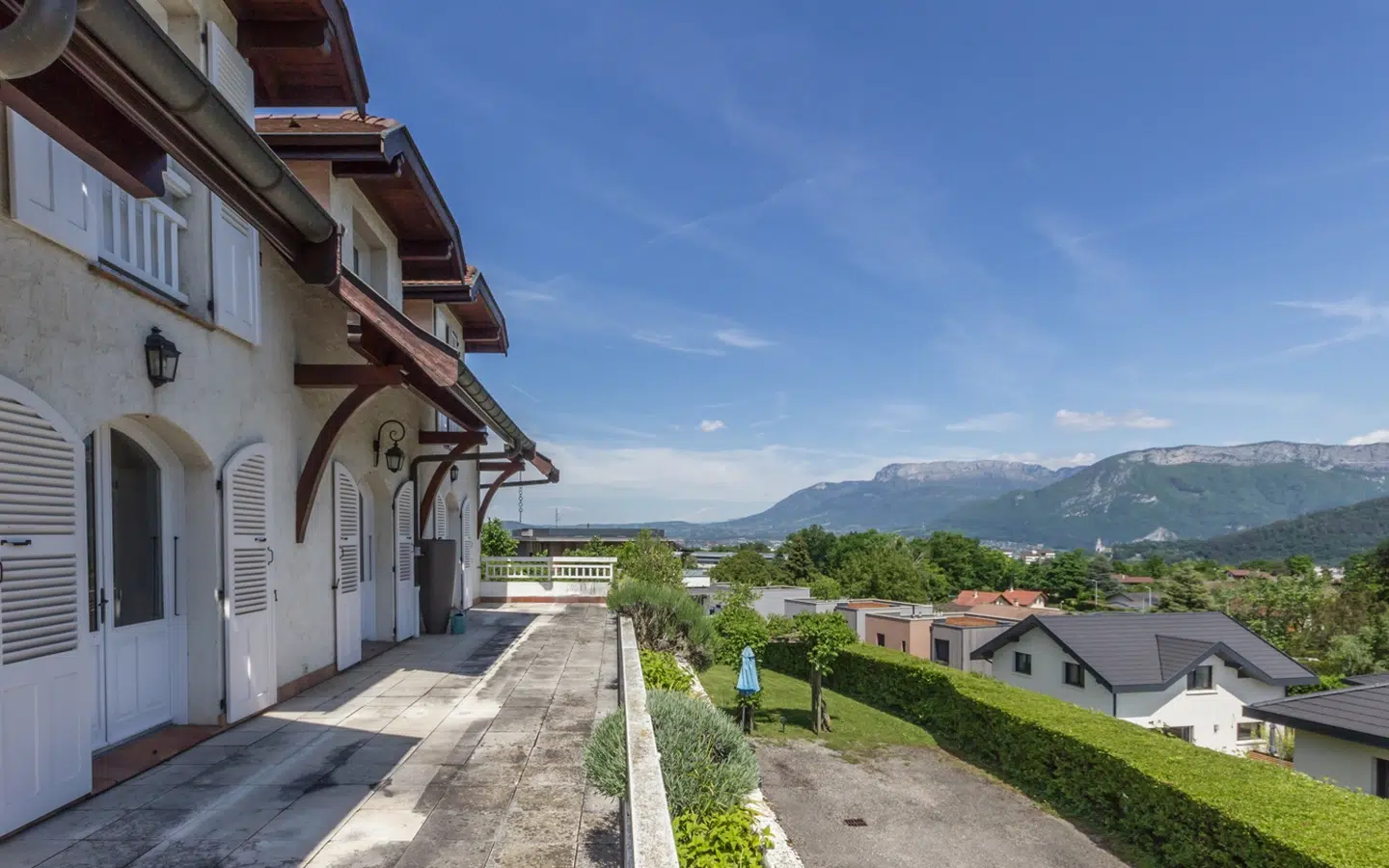 Annecy - vue montagnes maiosn 10 pièces + dépendances + 3 studios