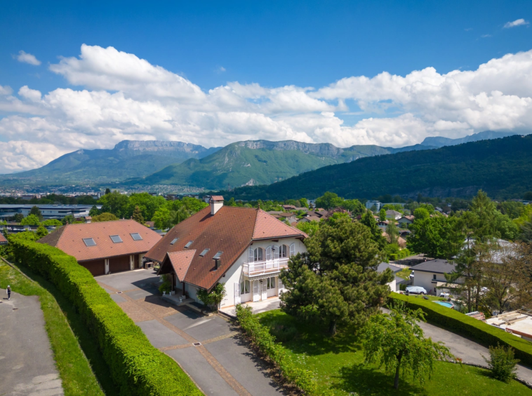 Annecy - vue montagnes maiosn 10 pièces + dépendances + 3 studios