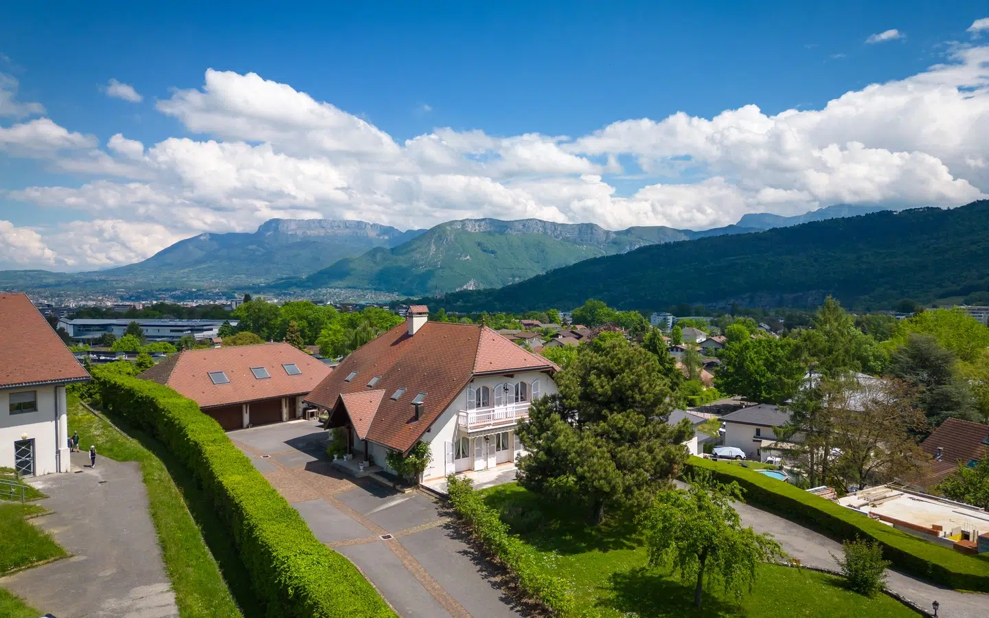 Annecy - vue montagnes maiosn 10 pièces + dépendances + 3 studios