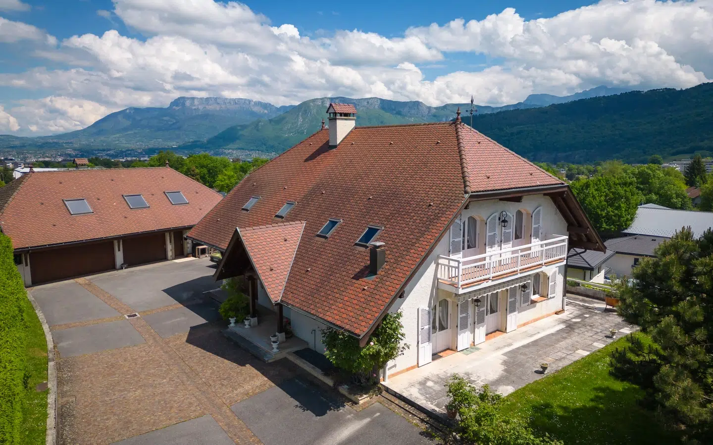Annecy - vue montagnes maiosn 10 pièces + dépendances + 3 studios