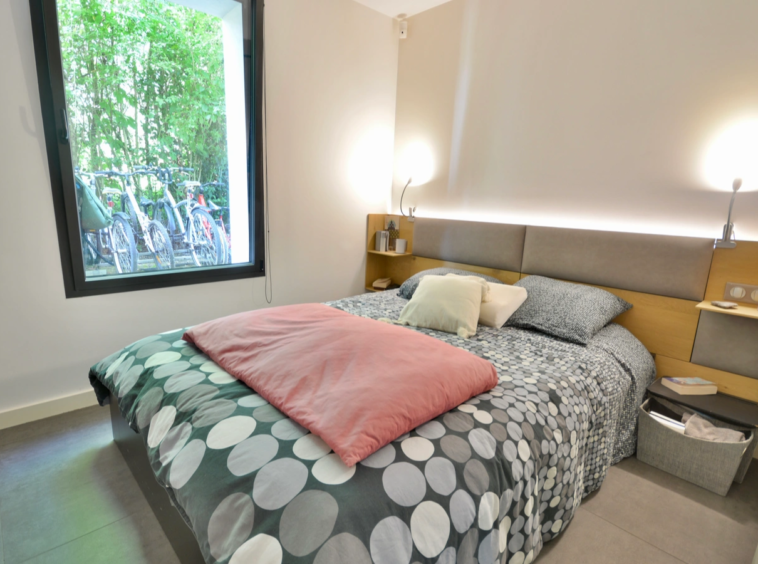 Petit port Annecy le Vieux: maison 6 pièces rénovée