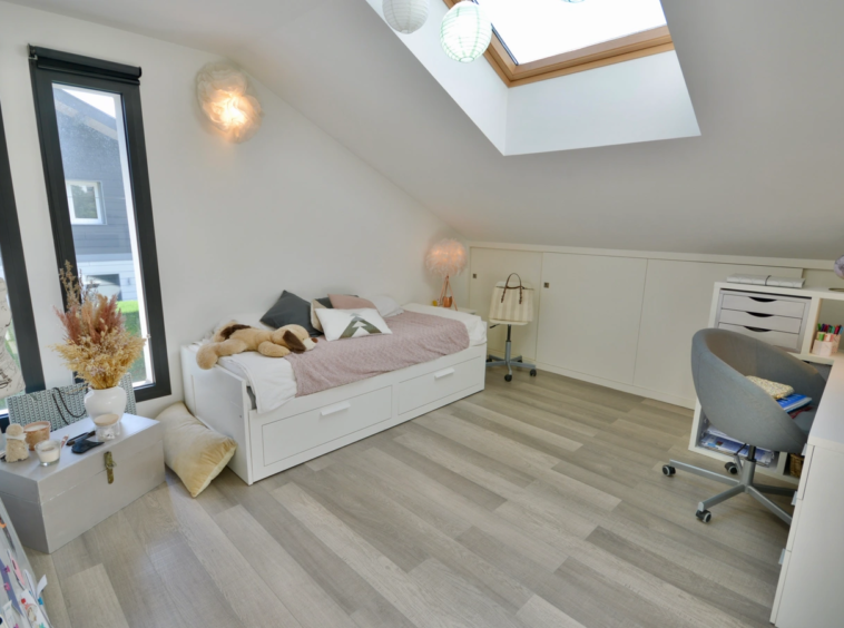 Petit port Annecy le Vieux: maison 6 pièces rénovée