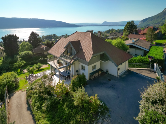 Maison veyrier du lac, vue sur le lac - salle de bains