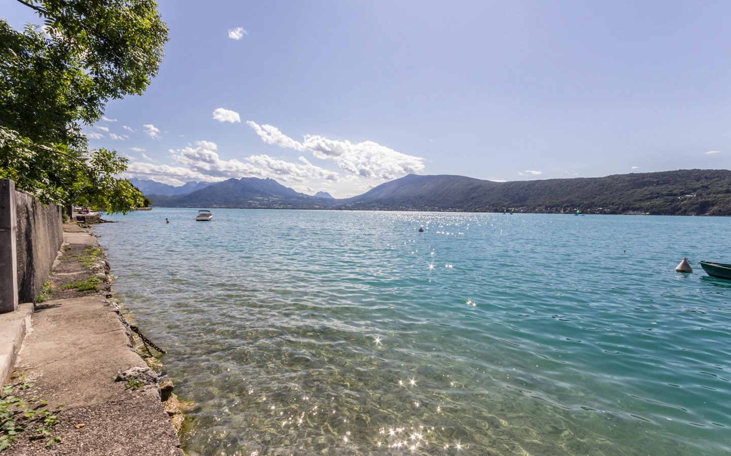 Pieds dans l'eau