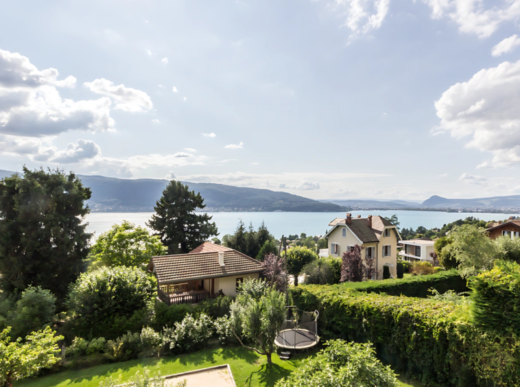 Maison veyrier du lac, vue sur le lac et les montagnes