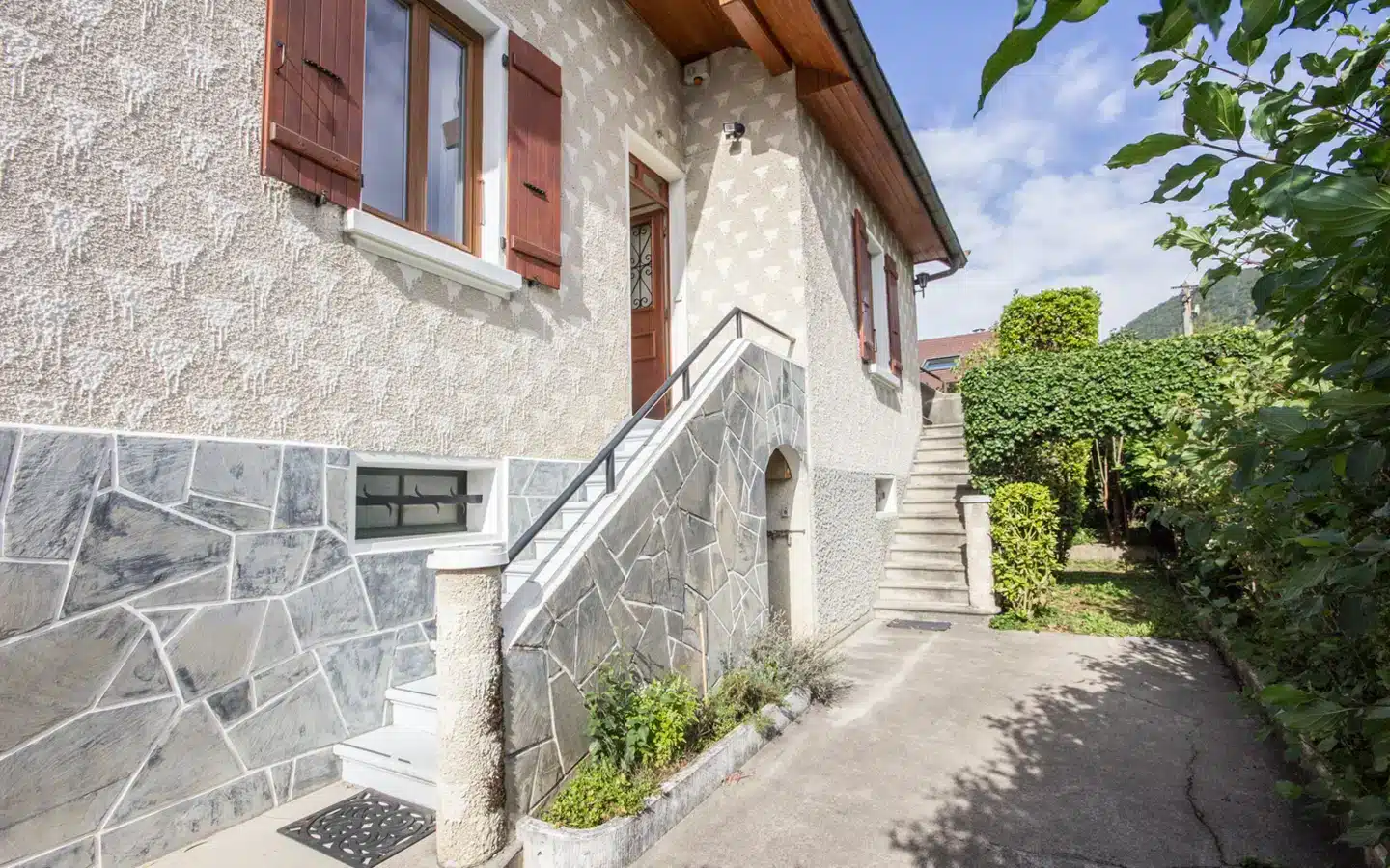 Annecy le vieux - bas du petit port - maison 6 pièces à rénover-3