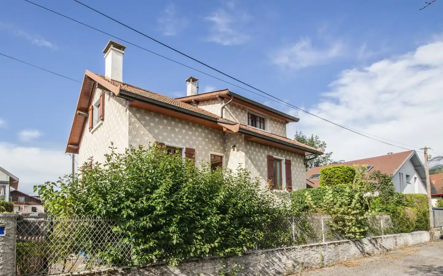 Annecy le vieux - bas du petit port - maison 6 pièces à rénover