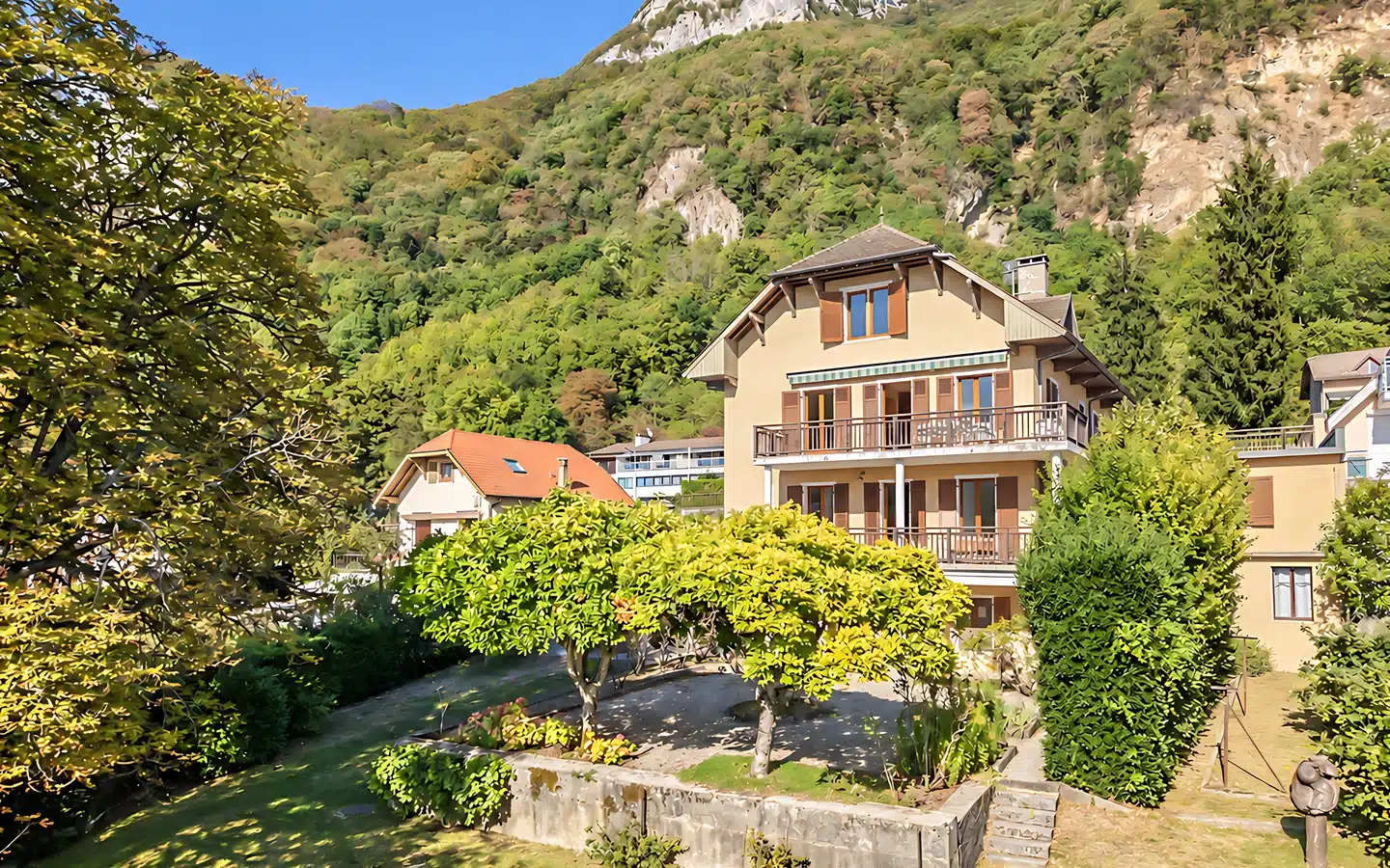 VEYRIER-DU-LAC-APPARTEMENT-8-PIECES-PIEDS-DANS-L EAU (16 sur 21)
