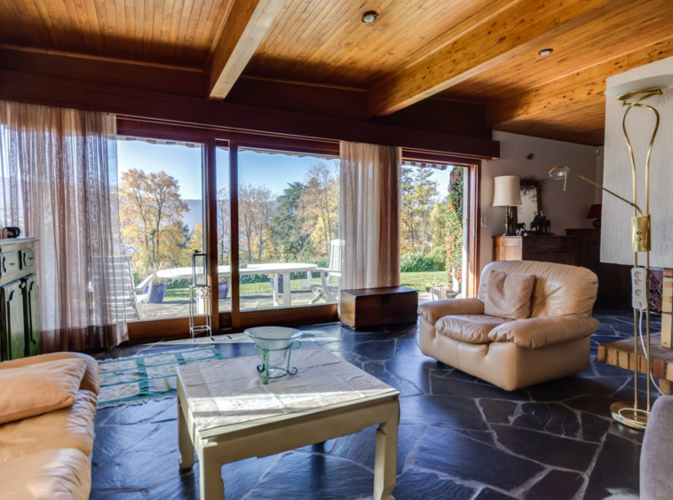 Salon ouvert sur terrasse