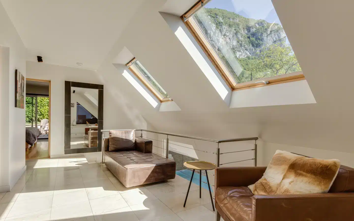 VEYRIER-DU-LAC-maison-haut-de-gamme-vue-panoramique-sur-le-lac-et-les-montagnes-32