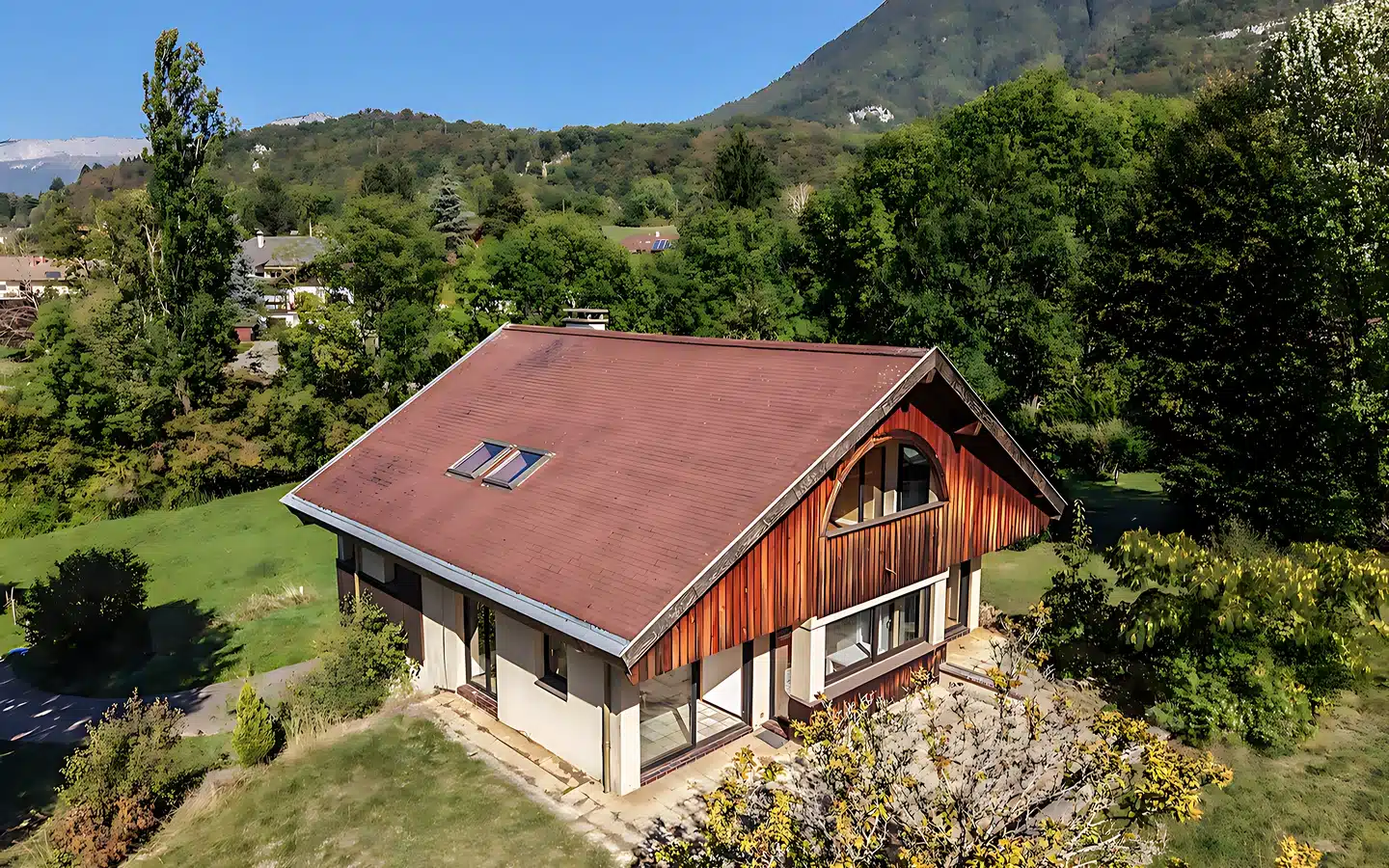 TALLOIRES-PROCHE-GOLF-MAISON-ARCHITECTE-5-PIECES-VUE-LAC-ET-MONTAGNES (6 sur 11)