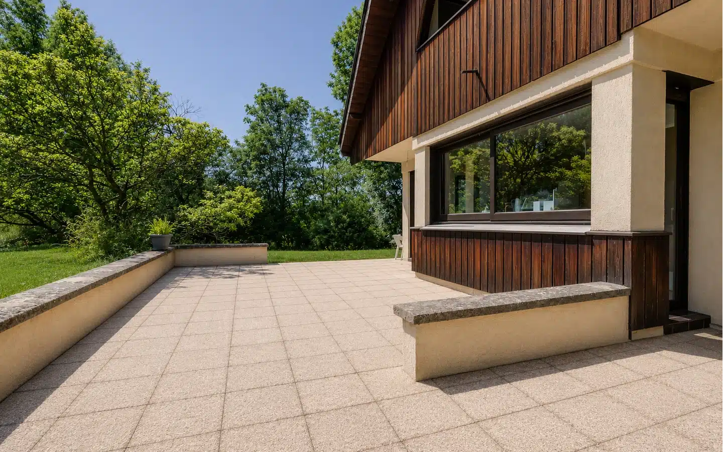 Terrasse ensoleillée